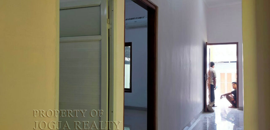RUMAH DIJUAL DI TAMANAN BANGUNTAPAN JOGJA DEKAT KAMPUS