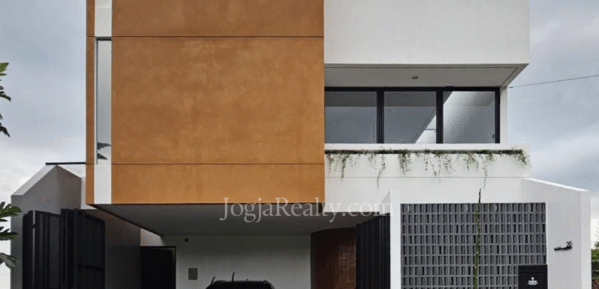 Rumah Mewah Jogja Semi Furnished View Merapi di Jalan Damai Ngaglik Sleman Yogyakarta