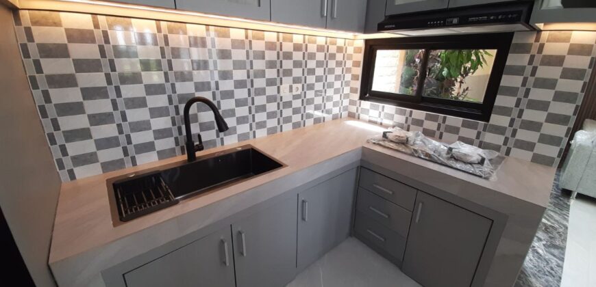 Rumah Mewah Jogja Siap Huni Perumahan One Gate Security 24 Jam Dekat SCH di Pandowoharjo Sleman Yogyakarta