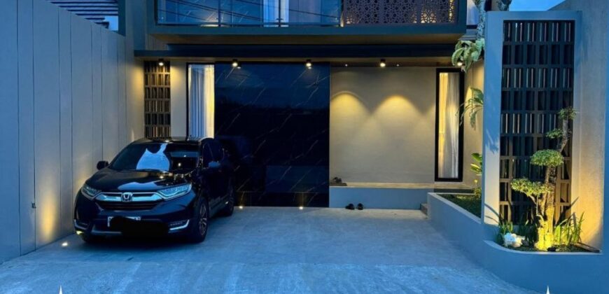 Rumah Mewah Dijual di Jogja Fully Furnished di Wedomartani Sleman dengan View Sawah Hijau