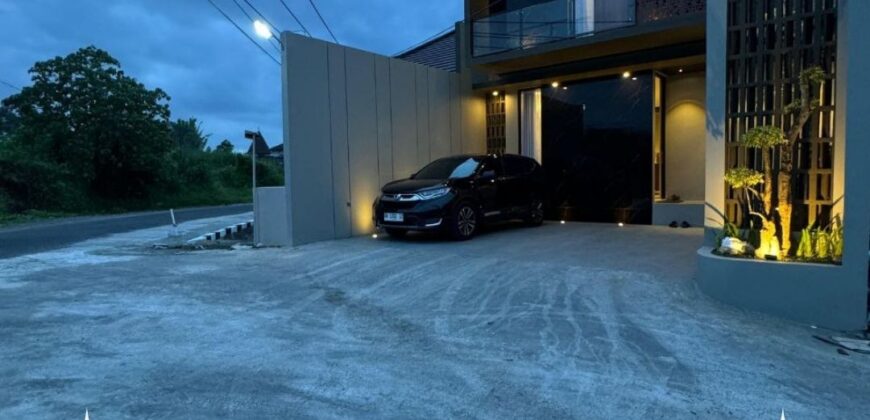 Rumah Mewah Dijual di Jogja Fully Furnished di Wedomartani Sleman dengan View Sawah Hijau