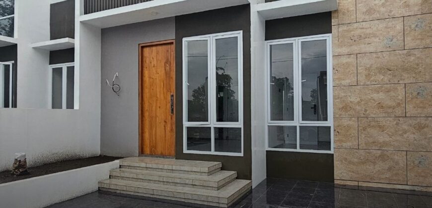 Rumah Dijual Jogja Siap Huni Murah Perumahan Dekat Kampus UII Jalan Kaliurang Ngaglik Sleman Yogyakarta