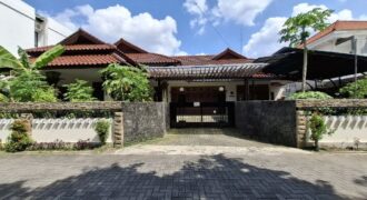 Rumah Dijual Jogja Gaya Jawa Klasik Mewah dan Berwibawa Di Area Pogung Dalam Ringroad Manggung Caturtunggal Sleman Yogyakarta