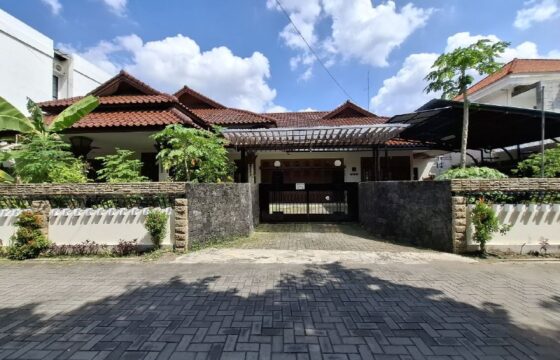 Rumah Dijual Jogja Gaya Jawa Klasik Mewah dan Berwibawa Di Area Pogung Dalam Ringroad Manggung Caturtunggal Sleman Yogyakarta