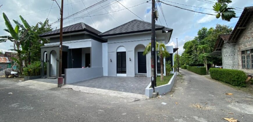 Rumah Dijual Jogja Estetik Murah 500 Jutaan Dekat Kampus UMY dan Desa Wisata Kasongan di Bangunjiwo Kasihan Bantul Yogyakarta