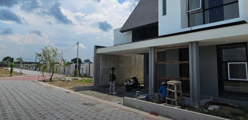 Rumah Mewah Jogja Perumahan Elit Fasum Kolam Renang Dekat Al Azhar UMY di Sidoarum Godean Sleman Yogyakarta