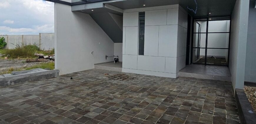 Rumah Mewah Jogja Perumahan Elit Fasum Kolam Renang Dekat Al Azhar UMY di Sidoarum Godean Sleman Yogyakarta