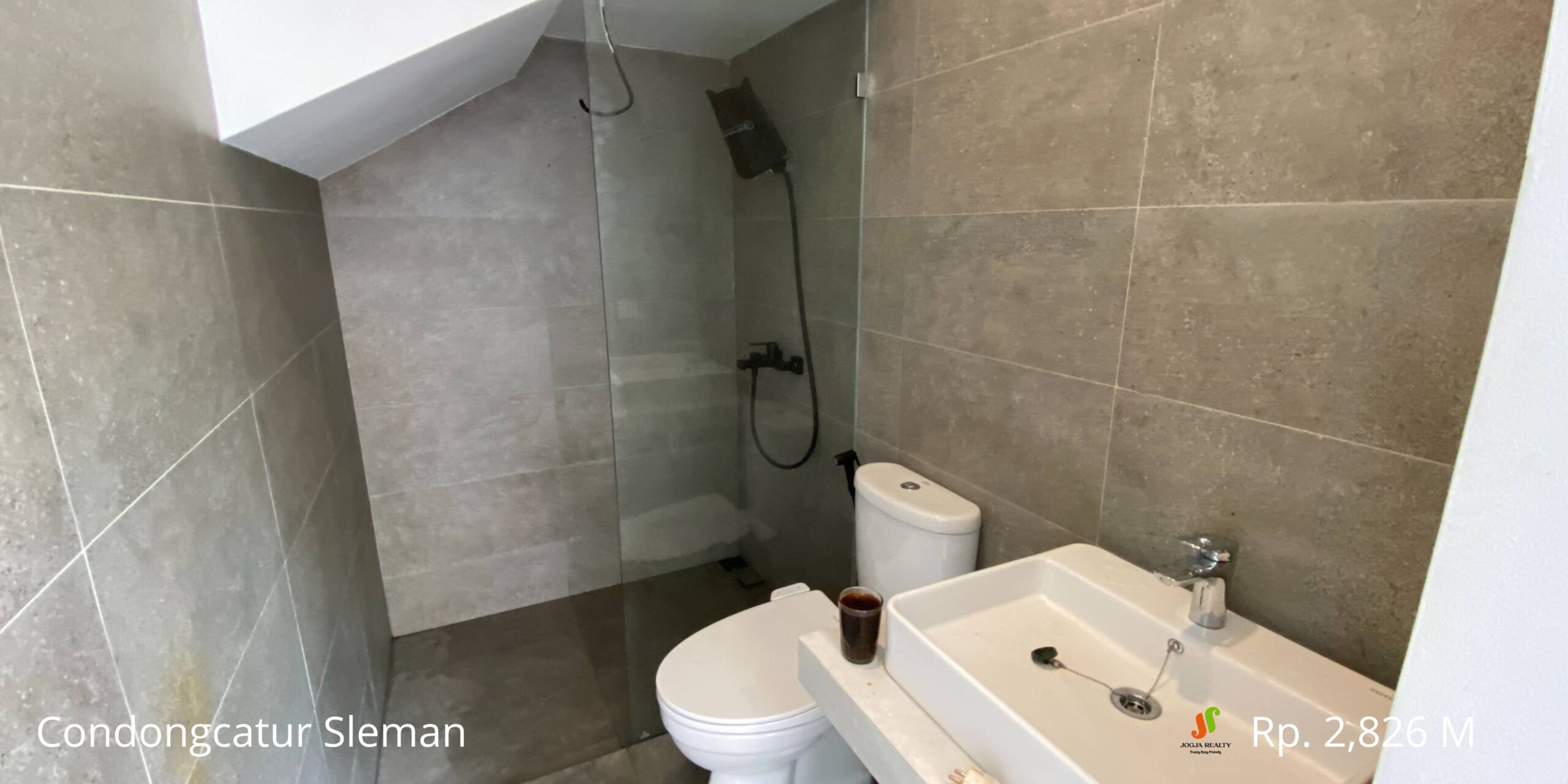 Rumah Mewah Jogja Konsep Villa Townhouse Dalam Cluster Eksklusif Dekat Kampus UPN UGM dan Pakuwon Mall di Condongcatur Sleman Yogyakarta