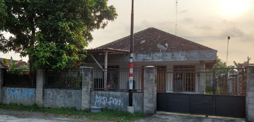 Rumah Dijual Bantul Kota Luas Strategis Mangku Jalan Besar di Trirenggo Bantul Yogyakarta