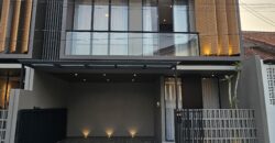 Rumah Mewah Dijual di Jogja Modern Furnished Private Pool Dekat Kampus UGM JCM Al Azhar dan Tugu Jogja di Tegalrejo Kota Yogyakarta