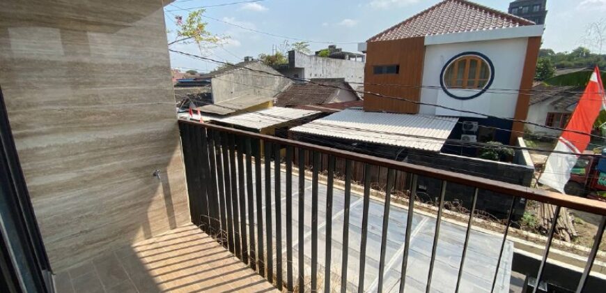 Rumah Mewah Dijual di Jogja Furnished Private Pool Posisi Hook di Palagan Sariharjo Sleman Yogyakarta