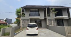 Rumah Mewah Dijual di Jogja Modern Tropis Semi Furnished Dekat Stadion Maguwoharjo Wedomartani Ngemplak Sleman