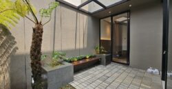 Rumah Mewah Dijual di Jogja Modern Tropis Semi Furnished Dekat Stadion Maguwoharjo Wedomartani Ngemplak Sleman