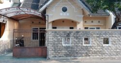 Disewakan Rumah Jogja Luas dan Lega Strategis Dekat Kampus Dalam Perumahan di Condongcatur Sleman