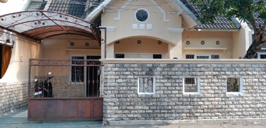 Disewakan Rumah Jogja Luas dan Lega Strategis Dekat Kampus Dalam Perumahan di Condongcatur Sleman