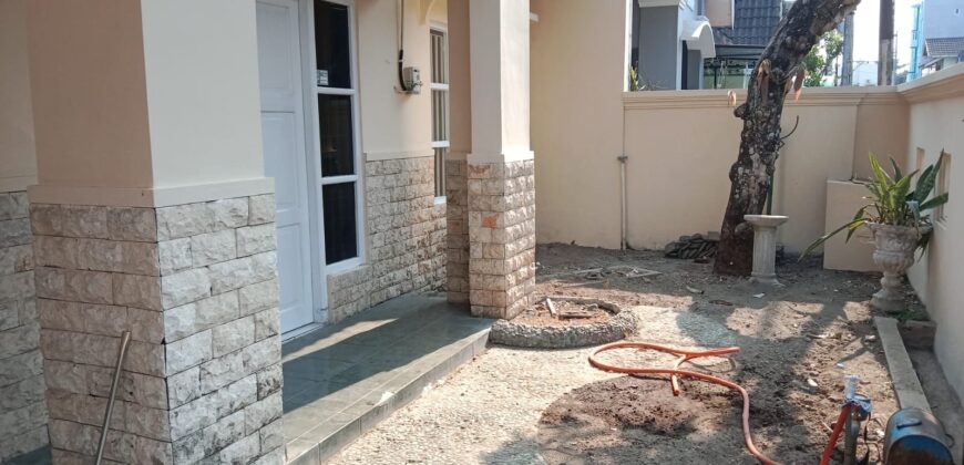 Disewakan Rumah Jogja Luas dan Lega Strategis Dekat Kampus Dalam Perumahan di Condongcatur Sleman