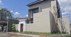 Rumah Mewah Dijual di Jogja Modern Tropis Kontemporer SCBD-nya Jogja Maguwoharjo Depok Sleman Yogyakarta