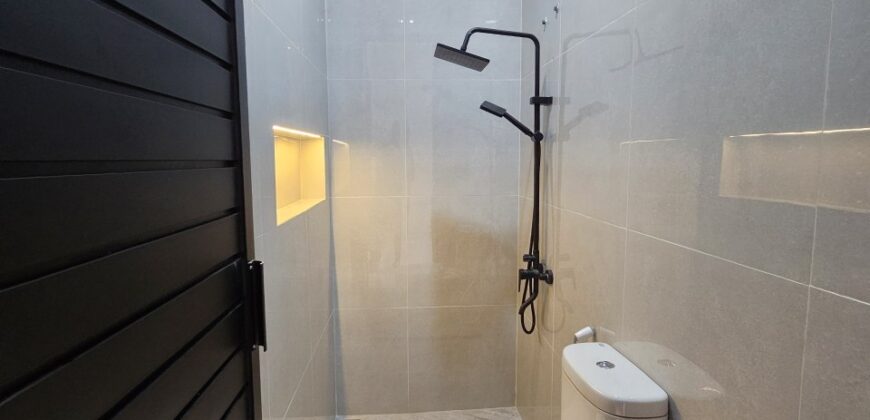 Rumah Mewah Dijual di Jogja Modern Kontemporer Semi Furnished SHM 2,15 M Wedomartani Ngemplak Sleman Yogyakarta
