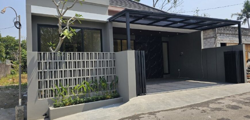 Rumah Dijual Jogja Modern Tropis Dekat PPPG Kesenian Lapangan Klidon dan Kampus UII Jl Kaliurang di Sariharjo Ngaglik Sleman Yogyakarta