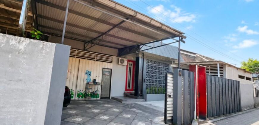 Rumah Dijual Jogja Luas Strategis Dekat UGM UNY UPN Tempat Kuliner dan Perbelanjaan di Plemburan Sinduadi Mlati Sleman Yogyakarta