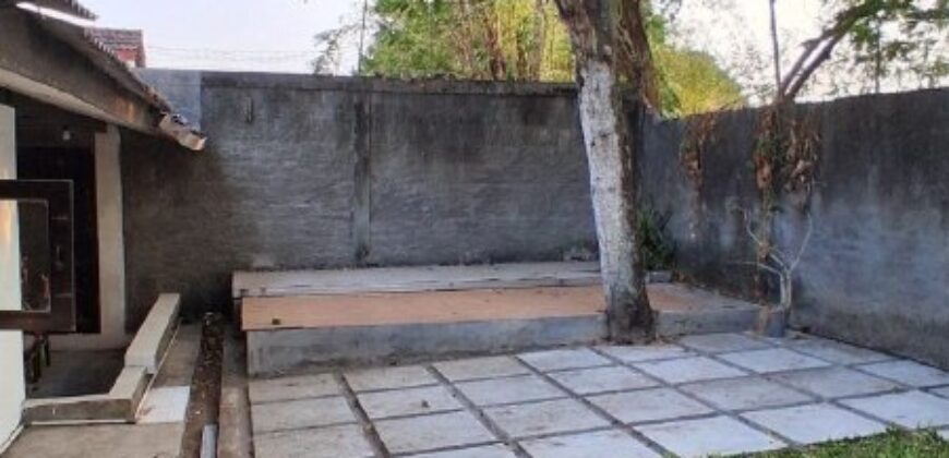 Rumah Jogja Dengan Taman dan Kolam Ikan Dalam Perumahan Dekat Stadion Maguwoharjo di Wedomartani Ngemplak Sleman Yogyakarta