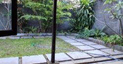 Rumah Jogja Dengan Taman dan Kolam Ikan Dalam Perumahan Dekat Stadion Maguwoharjo di Wedomartani Ngemplak Sleman Yogyakarta
