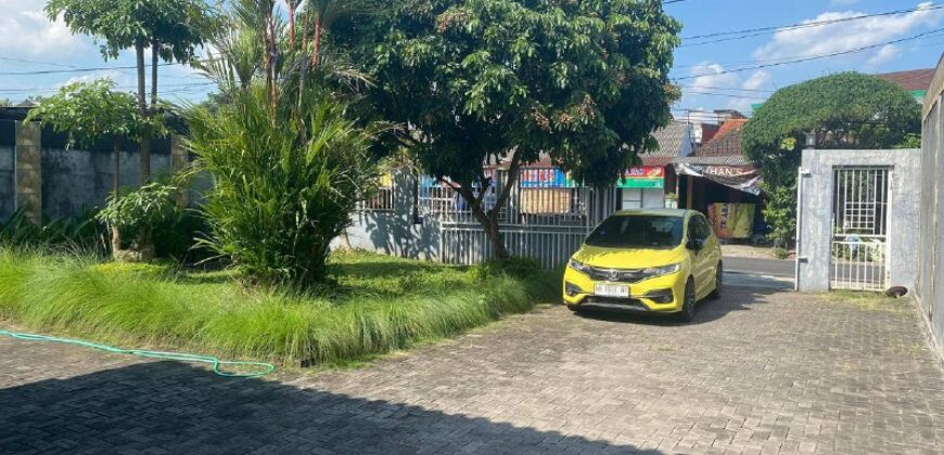 Rumah Dijual Jogja Nyaman Tanah Luas Mangku Jalan Aspal di Maguwoharjo Depok Sleman