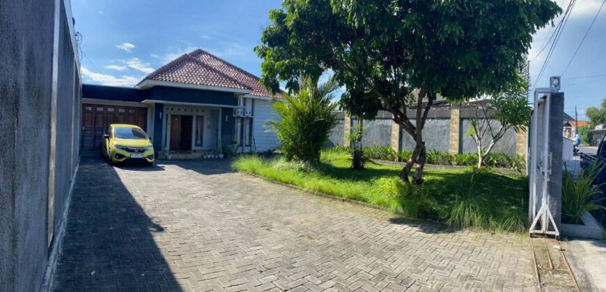 Rumah Dijual Jogja Nyaman Tanah Luas Mangku Jalan Aspal di Maguwoharjo Depok Sleman