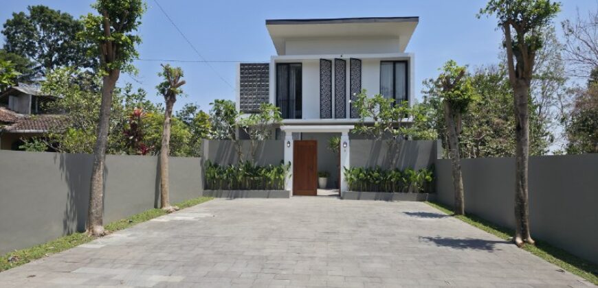 Rumah Mewah Jogja Villa Estetik Tanah Luas Furnished Private Pool di Pakem Sleman Yogyakarta