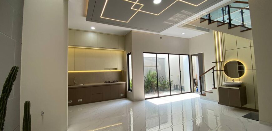 Rumah Mewah Jogja Modern Kontemporer Semi Furnished Jalan Kaliurang km8 Ngaglik Sleman Yogyakarta