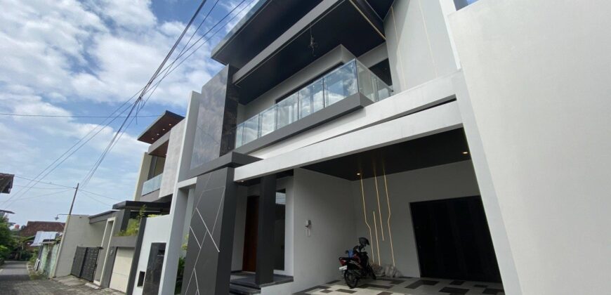 Rumah Mewah Jogja Modern Kontemporer Semi Furnished Jalan Kaliurang km8 Ngaglik Sleman Yogyakarta