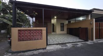 Rumah Dijual Jogja Cantik Furnished Dekat Sate Ratu dan Perumahan Bale Hinggil Jl Kaliurang Km 8,5 Tiyasan Condongcatur Depok Sleman Yogyakarta