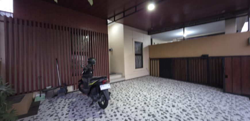 Rumah Dijual Jogja Cantik Furnished Dekat Sate Ratu dan Perumahan Bale Hinggil Jl Kaliurang Km 8,5 Tiyasan Condongcatur Depok Sleman Yogyakarta