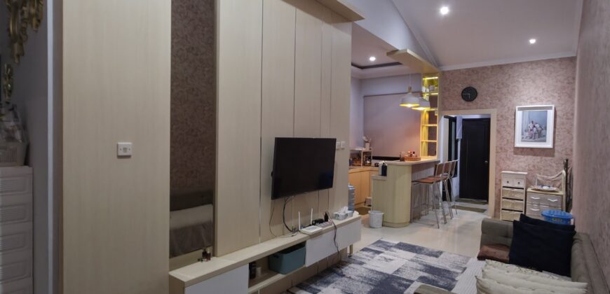 Rumah Dijual Jogja Cantik Furnished Dekat Sate Ratu dan Perumahan Bale Hinggil Jl Kaliurang Km 8,5 Tiyasan Condongcatur Depok Sleman Yogyakarta
