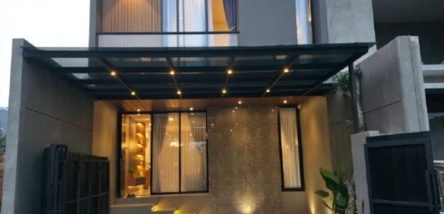 Rumah Mewah Jogja Modern Kontemporer Furnished SHM 1,75 M Halaman Luas Dekat Budi Mulia Dua Wedomartani Ngemplak Sleman