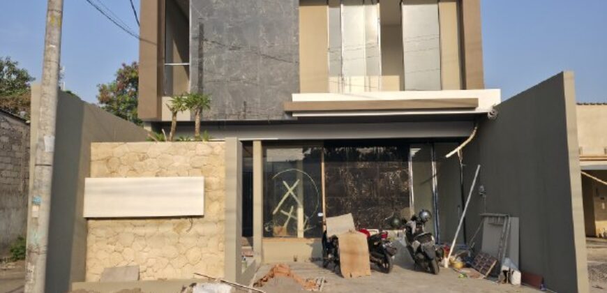 Rumah Mewah Jogja Private Swimming Pool Dekat Bandara Adisucipto dan Gerbang Tol Purwomartani Kalasan Sleman Yogyakarta