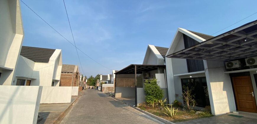 Rumah Jogja Baru Scandinavian Modern Murah Dalam Perumahan Dekat Kampus UII di Sinduharjo Ngaglik Sleman Yogyakarta