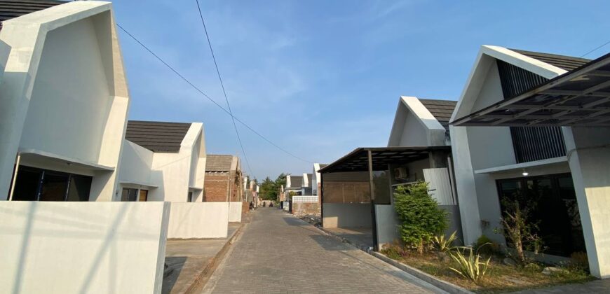 Rumah Jogja Baru Scandinavian Modern Murah Dalam Perumahan Dekat Kampus UII di Sinduharjo Ngaglik Sleman Yogyakarta